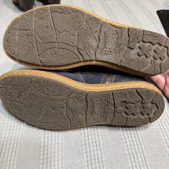 Born Women's Tarkiln Navy Blue Suede Flat Ankle Booties Size 9.5 Casual - Picture 2 of 9